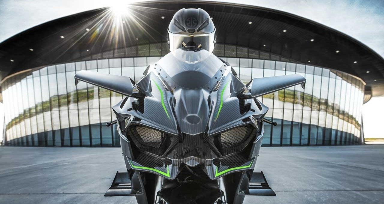 Kawasaki Ninja H2R: स्पीड पॉवर और टेक्नोलॉजी का ज़िंदा लेजेंड